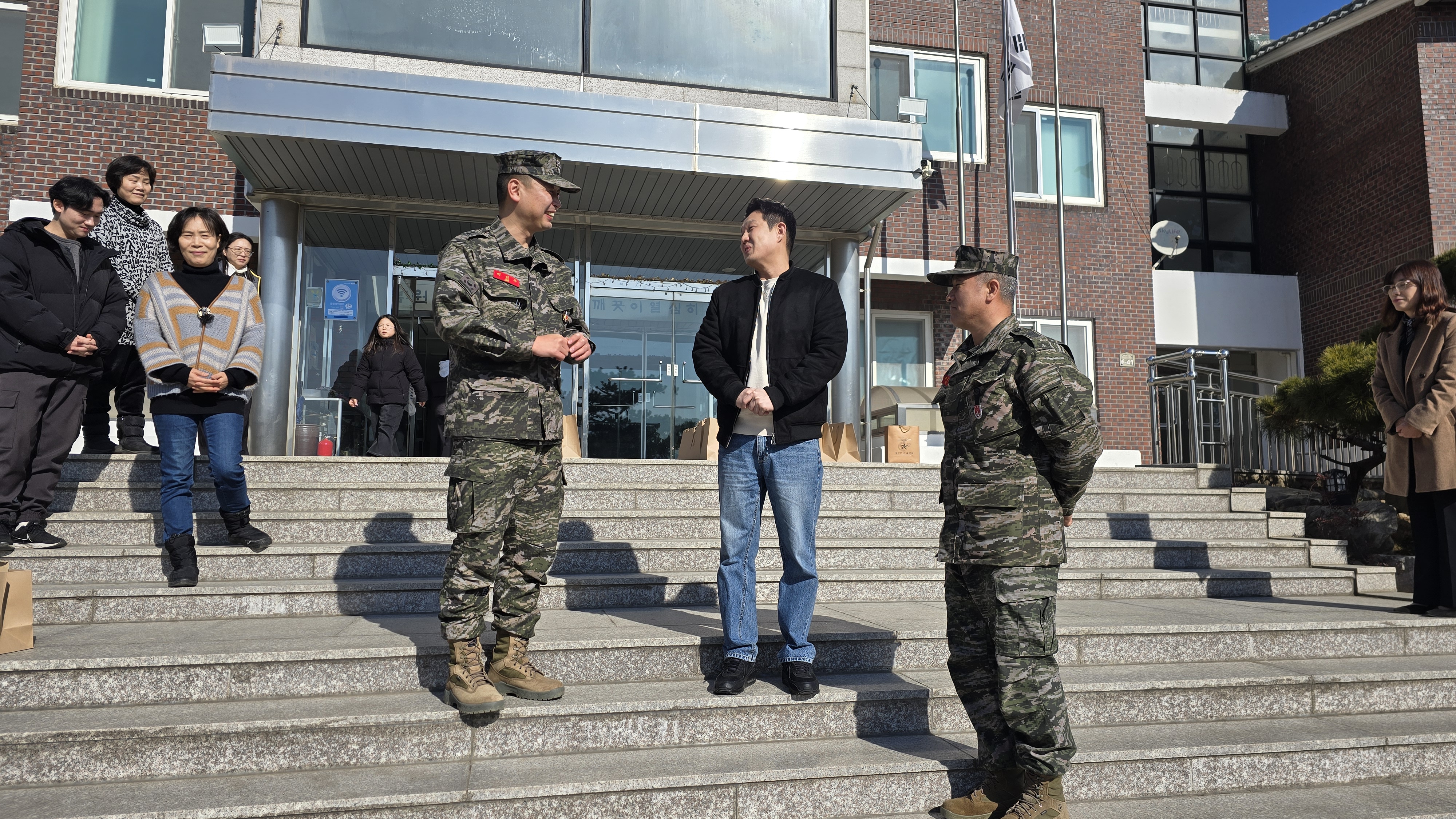 계명원 결연단체(해병대 전차대대) 아동 선물 전달